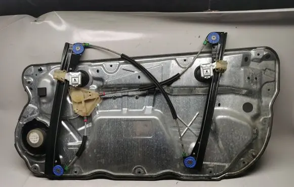 Volkswagen Polo Front door manual window regulator 603837755A
