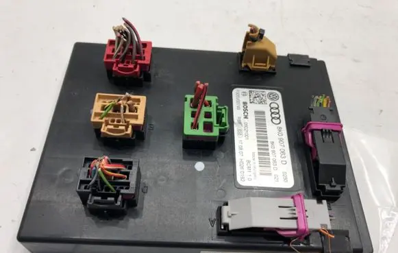 Audi A5 8T 8F Other control units/modules 8K0907063D