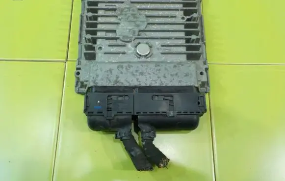 Volkswagen Golf Plus Engine control unit/module 03L906023DQ