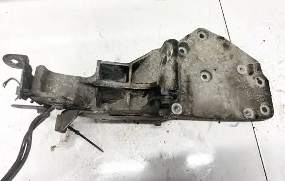 Nissan Pathfinder R51 Engine mounting bracket 11910EB300 11910-EB300