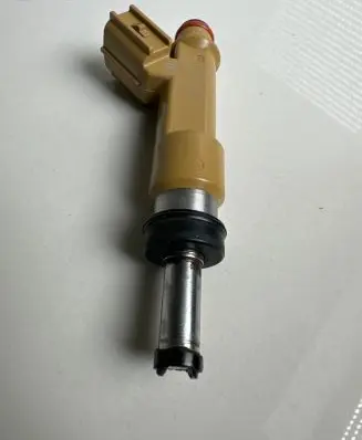 Toyota Prius+ (ZVW40) Fuel injector 2325037010 069033205