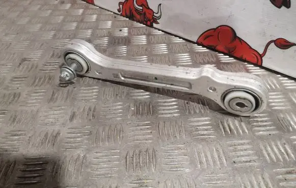 Maserati Levante Rear upper control arm/wishbone 06700320160