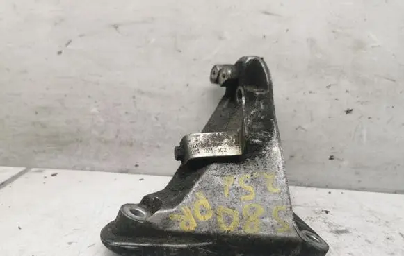 Volvo S80 Engine mounting bracket 074199275