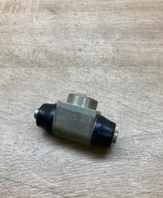 Opel Astra F Rear brake cylinder FTE643B20 CZ0497