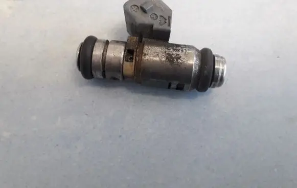 Renault Megane I Fuel injector 04bh104274 mp026