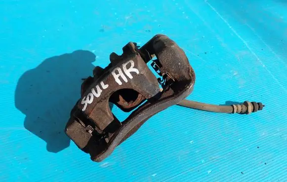 KIA Soul Front brake caliper 