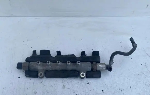 Toyota Avensis T250 Fuel main line pipe
