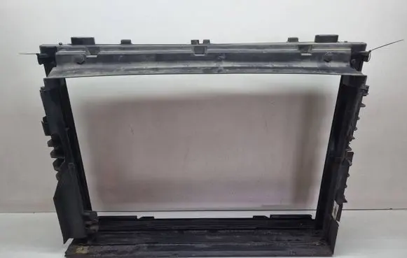 BMW 5 E60 E61 Radiator trim 7525794