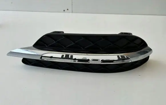 Mercedes-Benz C W204 Front bumper lower grill 2048803224