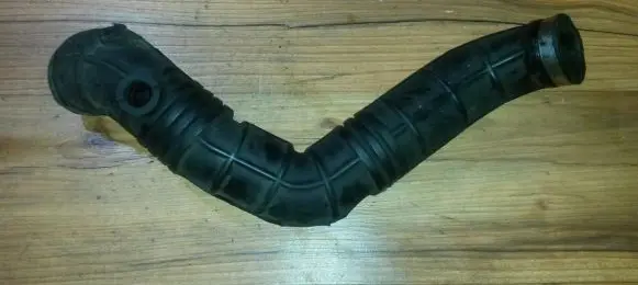 Volvo S40, V40 Air intake hose/pipe mb957388 Nenustatyta