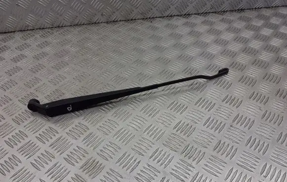 Suzuki Ignis Front wiper blade arm