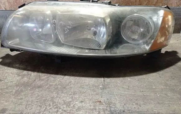 Volvo V70 Headlight/headlamp