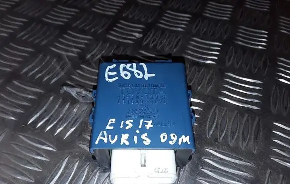 Toyota Auris 150 Door control unit/module 8597012020