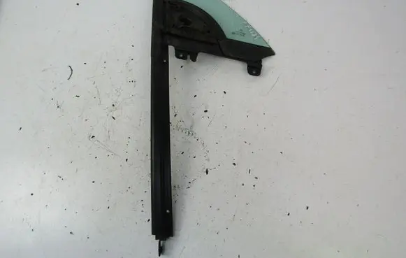 Citroen C3 Front triangle window/glass 