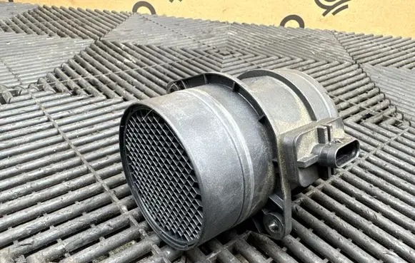 Volkswagen PASSAT B8 Mass air flow meter 03L906461A 0281002956 369429807