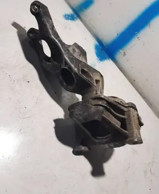 Audi A4 S4 B8 8K Engine mount bracket