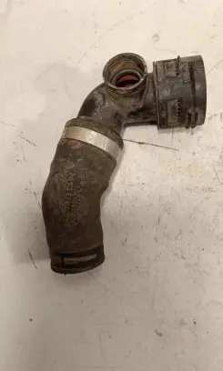 Audi Q7 4L Engine coolant pipe/hose 7L8121051L