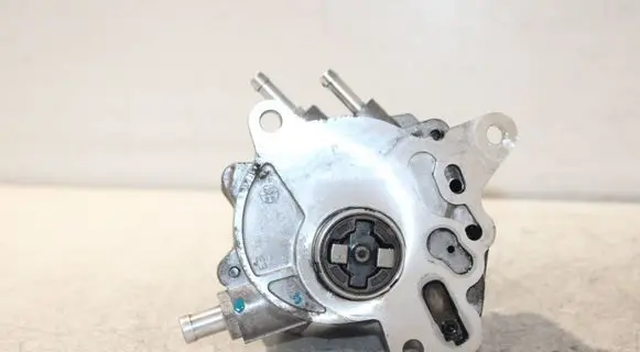 Audi A4 S4 B7 8E 8H Vacuum pump 03G145209C