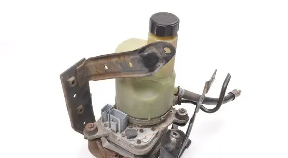 Volvo C30 Power steering pump 31317307
