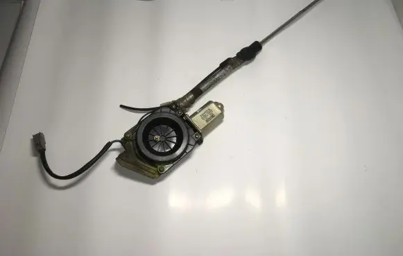 Toyota Hilux (N140, N150, N160, N170) Radio antenna 8630935020 0630102673