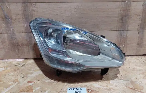 Peugeot Partner Headlight/headlamp
