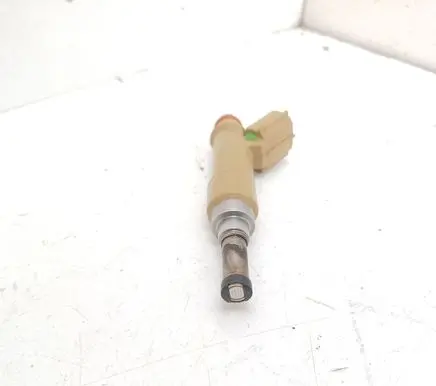 Lexus CT 200H Fuel injector 2325037010