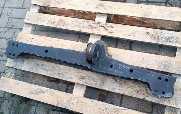Toyota Avensis T270 Bottom radiator support slam panel 