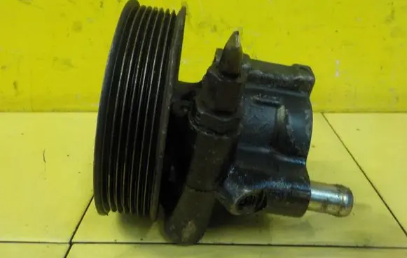 Nissan Primastar Power steering pump 8200357347
