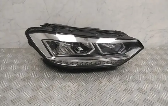 Volkswagen Touran III Headlight/headlamp 5TB941036B
