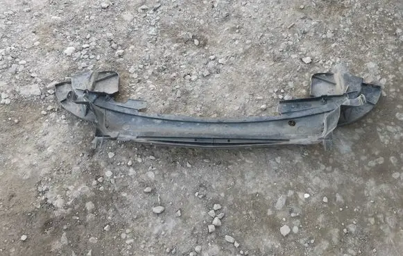 Volvo XC70 Front bumper skid plate/under tray 30744085 8620000 8620001