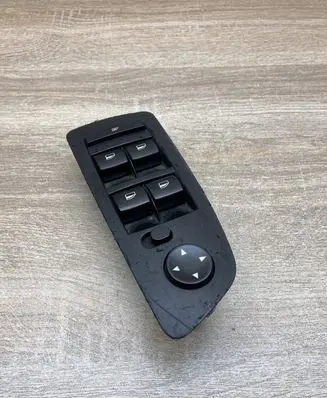 BMW 1 E81 E87 Electric window control switch 6952051