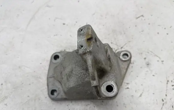 Dodge Durango Engine mounting bracket 68252524AA 52124987AB