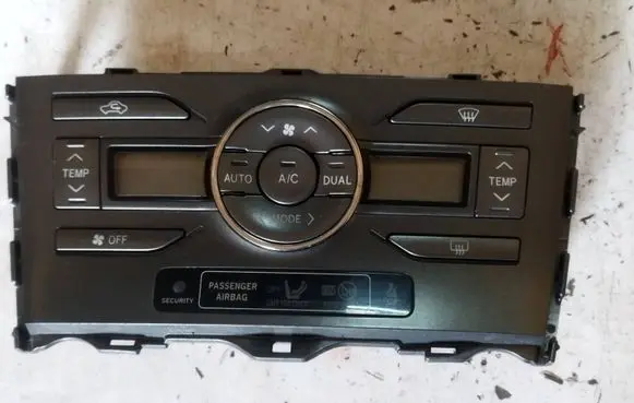 Toyota Auris 150 Climate control unit 5590002220B 7A236110029TB