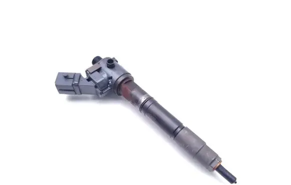 Volvo V60 Fuel injector 2370010