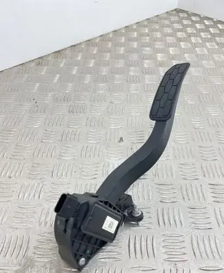 Jaguar XE Accelerator throttle pedal GX739F836AA