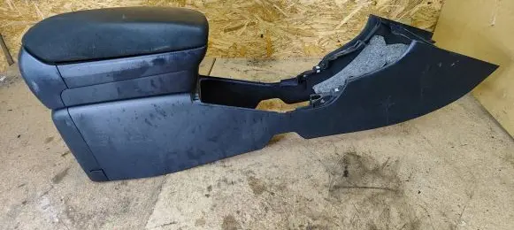 Toyota Avensis T250 Armrest 5892305020