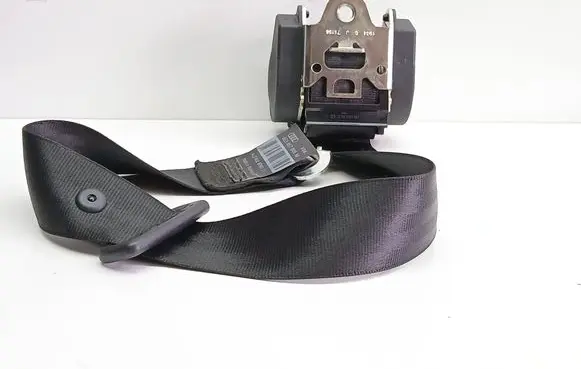 Rear seatbelt