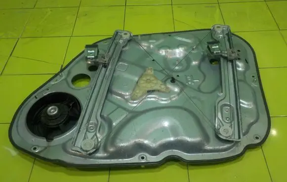 KIA Venga Front door window regulator with motor 824701P060 RP150