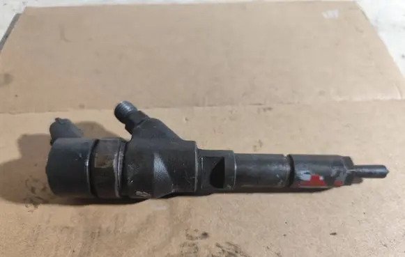 Fuel injector