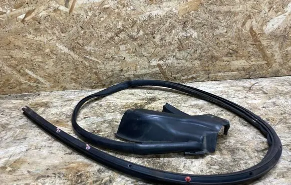 Jaguar XK - XKR Rubber seal front coupe door 