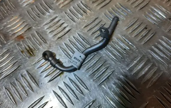 Volkswagen Touareg II Engine coolant pipe/hose 059121465B