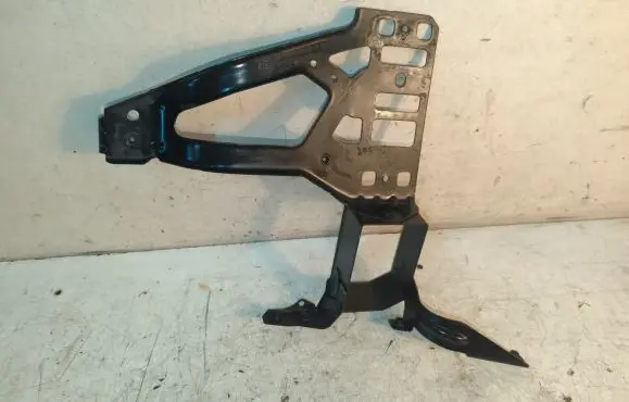 BMW 5 E60 E61 Headlight/headlamp mounting bracket 7163483