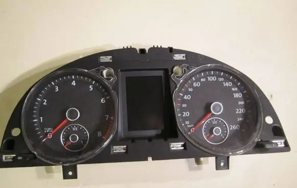 Volkswagen PASSAT B6 Speedometer (instrument cluster) 3C0920872H