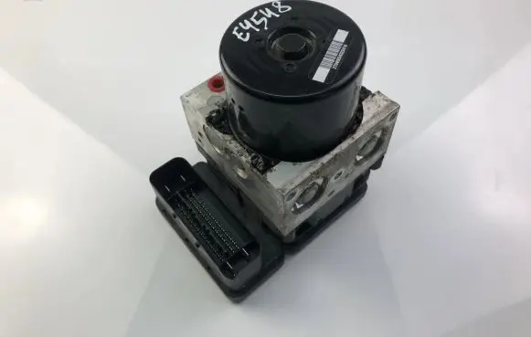 Volvo V70 ABS Pump 31329139