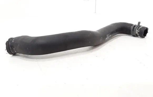 Volkswagen PASSAT B5.5 Engine coolant pipe/hose 8D0819371BB