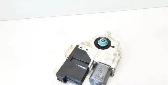 Peugeot 307 Front door window regulator motor 9681587880 964786100