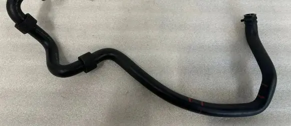 Audi Q8 Breather hose/pipe 4M4201999C