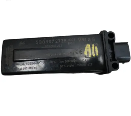 Volkswagen Golf VII Tire pressure sensor 