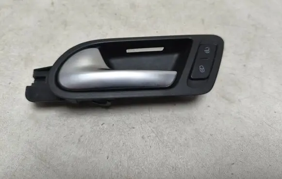 Volkswagen Tiguan Front door interior handle 5N1837113 5N2837113