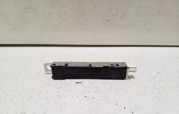 Audi Q3 8U Aerial antenna amplifier 8U0035225A